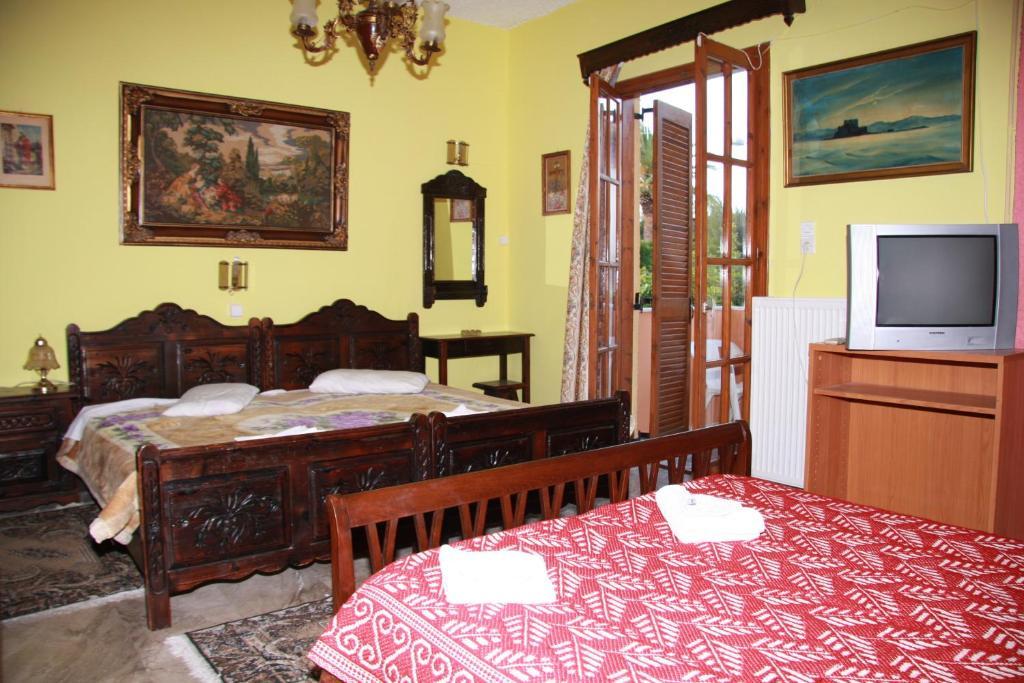 Katerina Hotel Толон Екстериор снимка