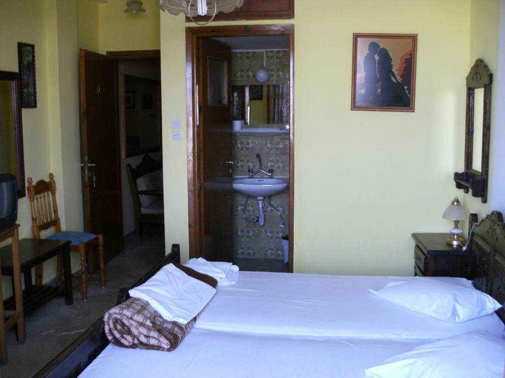 Katerina Hotel Толон Екстериор снимка